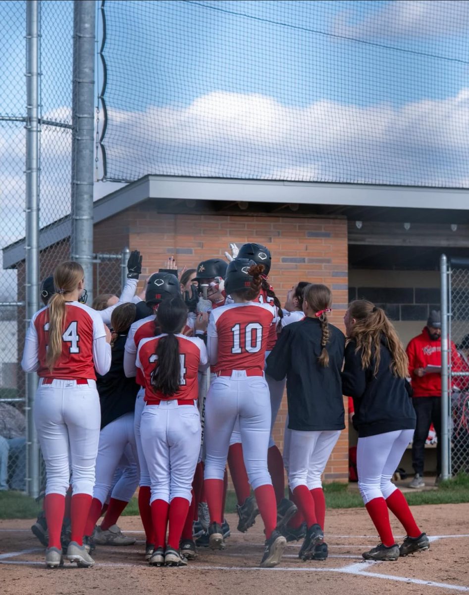 shotbyjamesm via bbhhs.softball on instagram